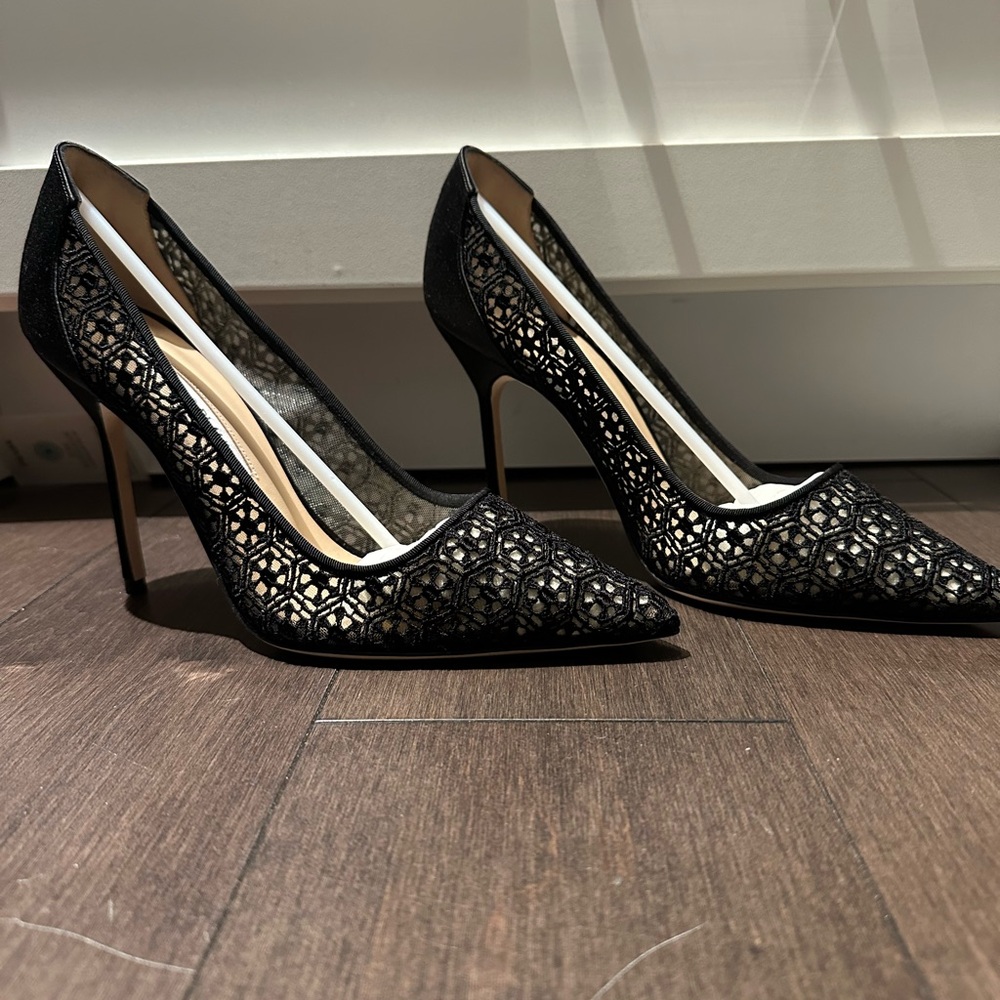 NEW - Manolo Blahnik Elegant Black Lace Stiletto Heels